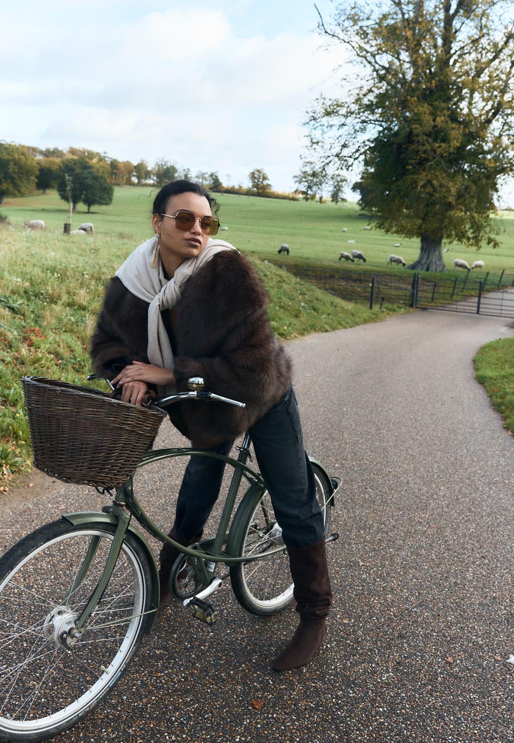 جاكيت بوليرو من الفرو الاصطناعي