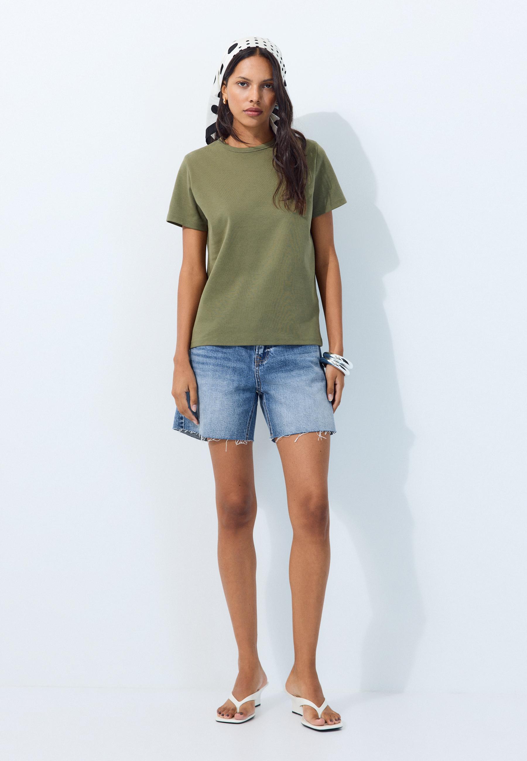 Stradivarius Μπλούζα Basic Regular Απαλή Υφή Χακί L