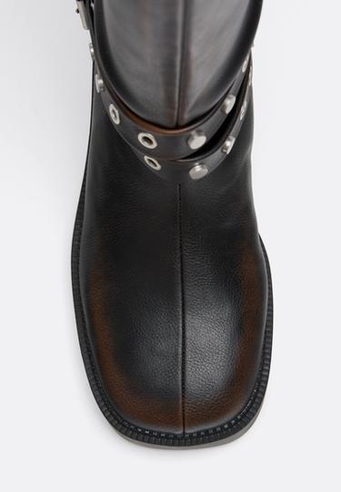 Flat buckle boots — BROWN 5