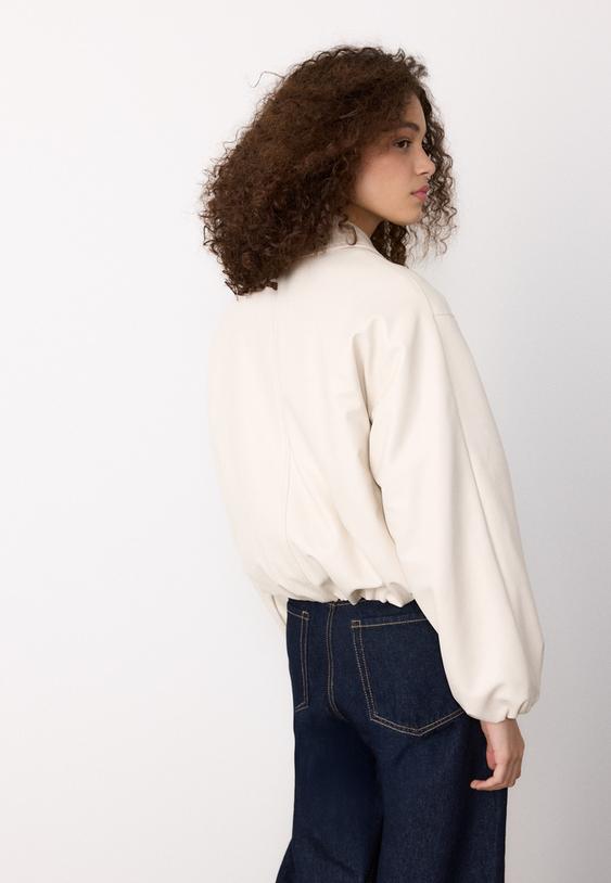 cazadora bomber acolchada efecto piel