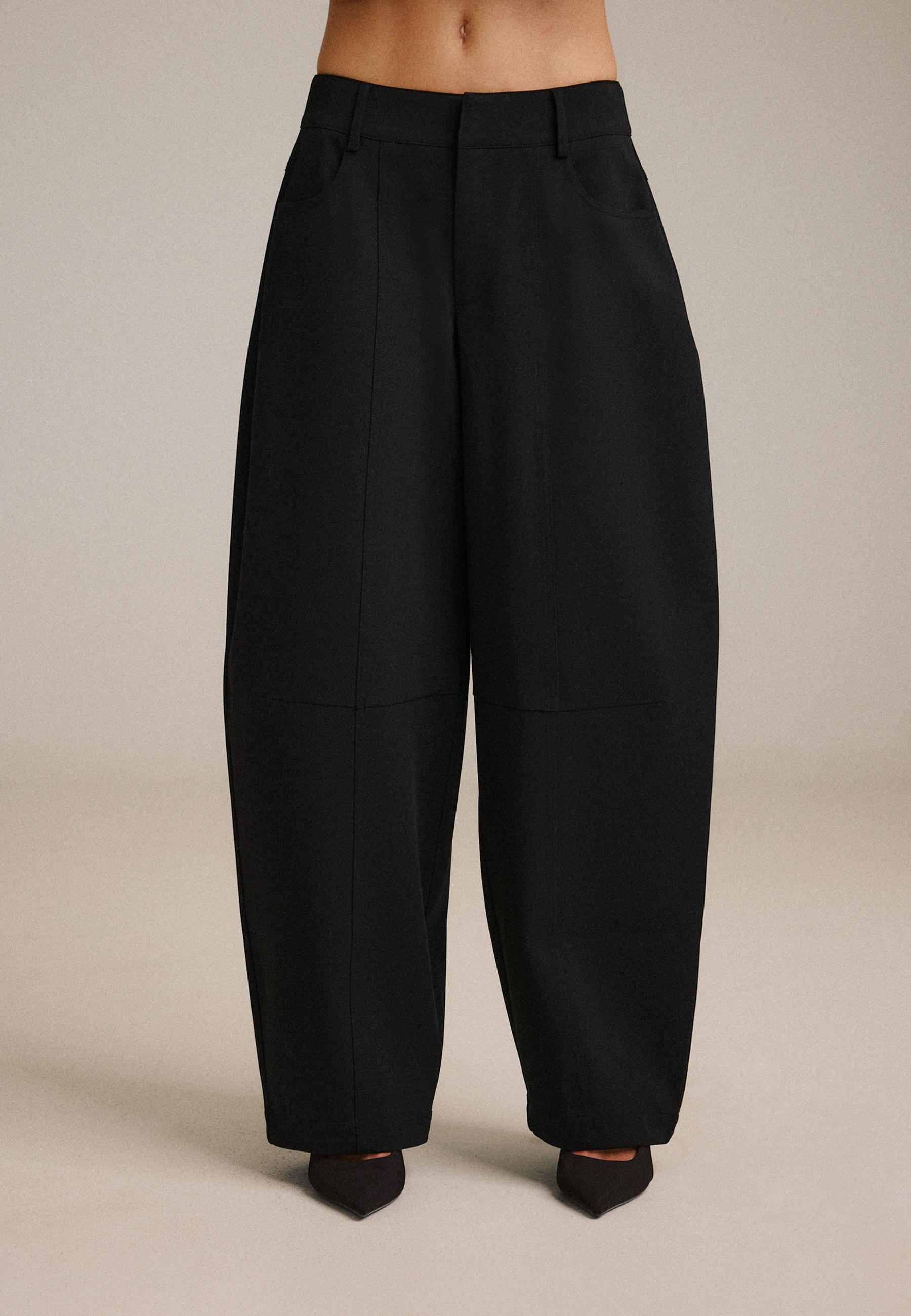 Tailored barrel trousers — Black