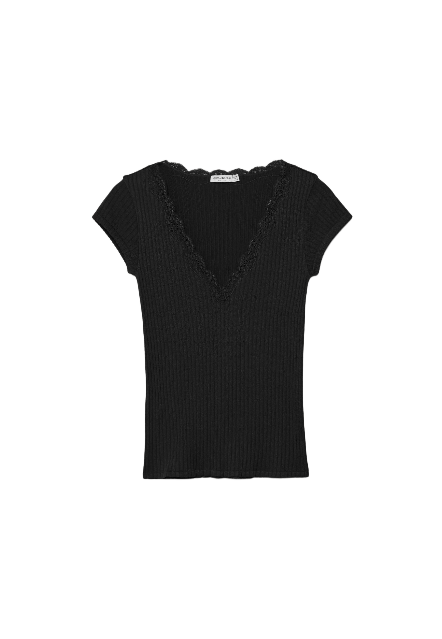 V-neck lace short sleeve T-shirt — Black
