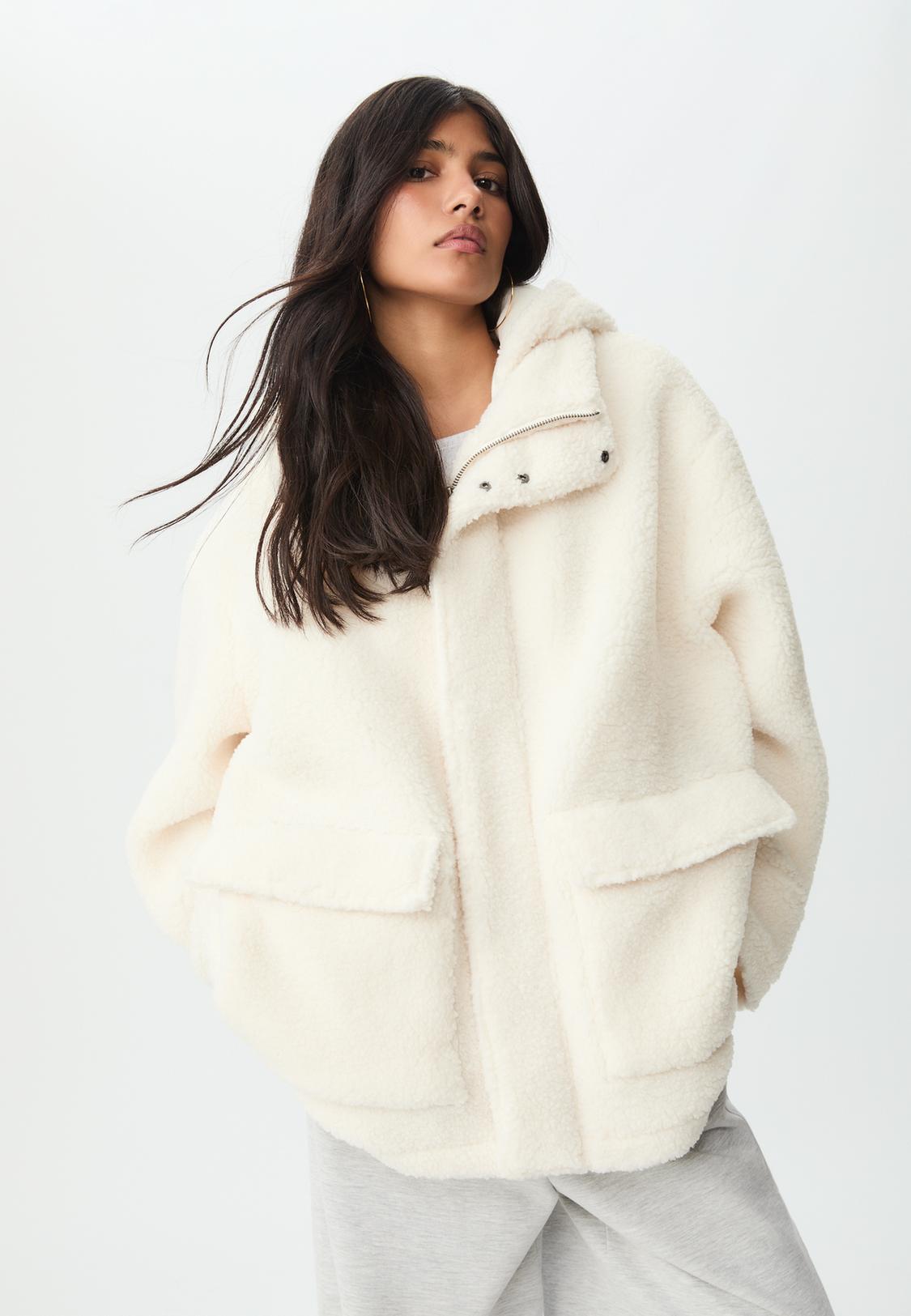 Manteau court effet mouton synthétique Mode femme Stradivarius