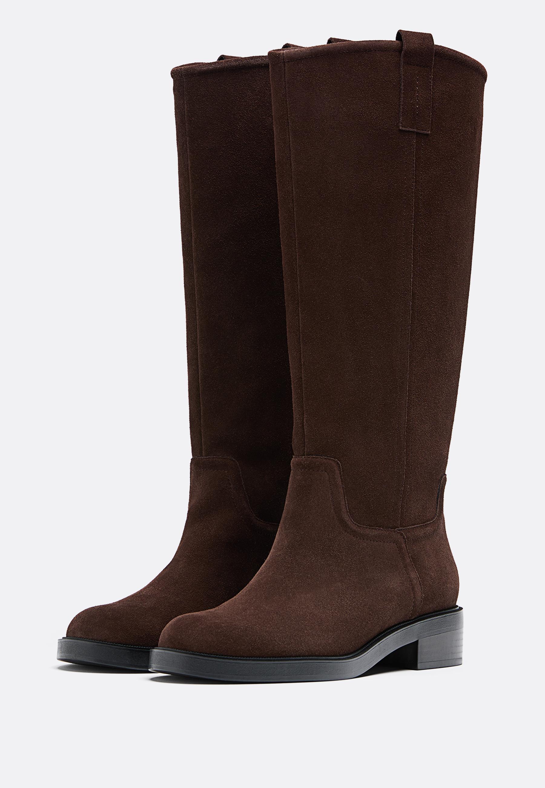 Flat leather riding boot — BROWN