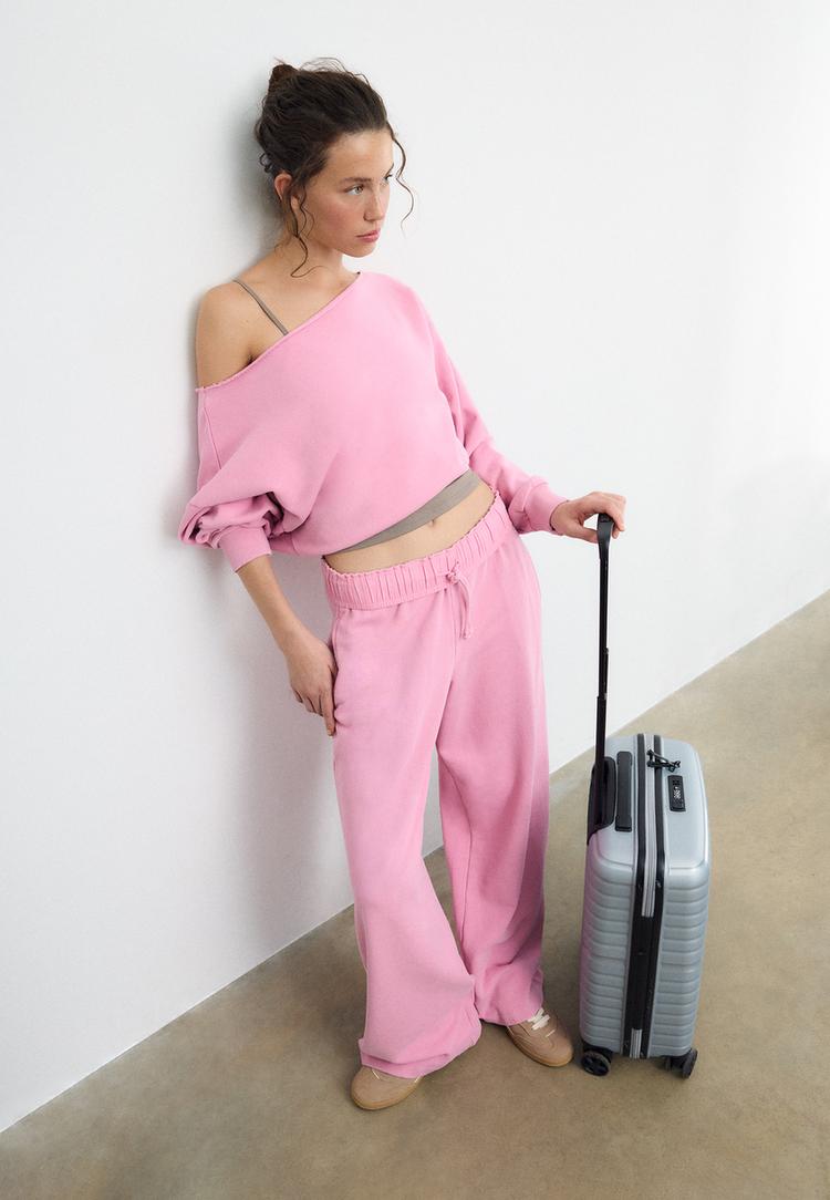 Stradivarius Κοντό Φούτερ Με Εφέ Ξεβάμματος Ροζ Της Τσιχλόφουσκας S