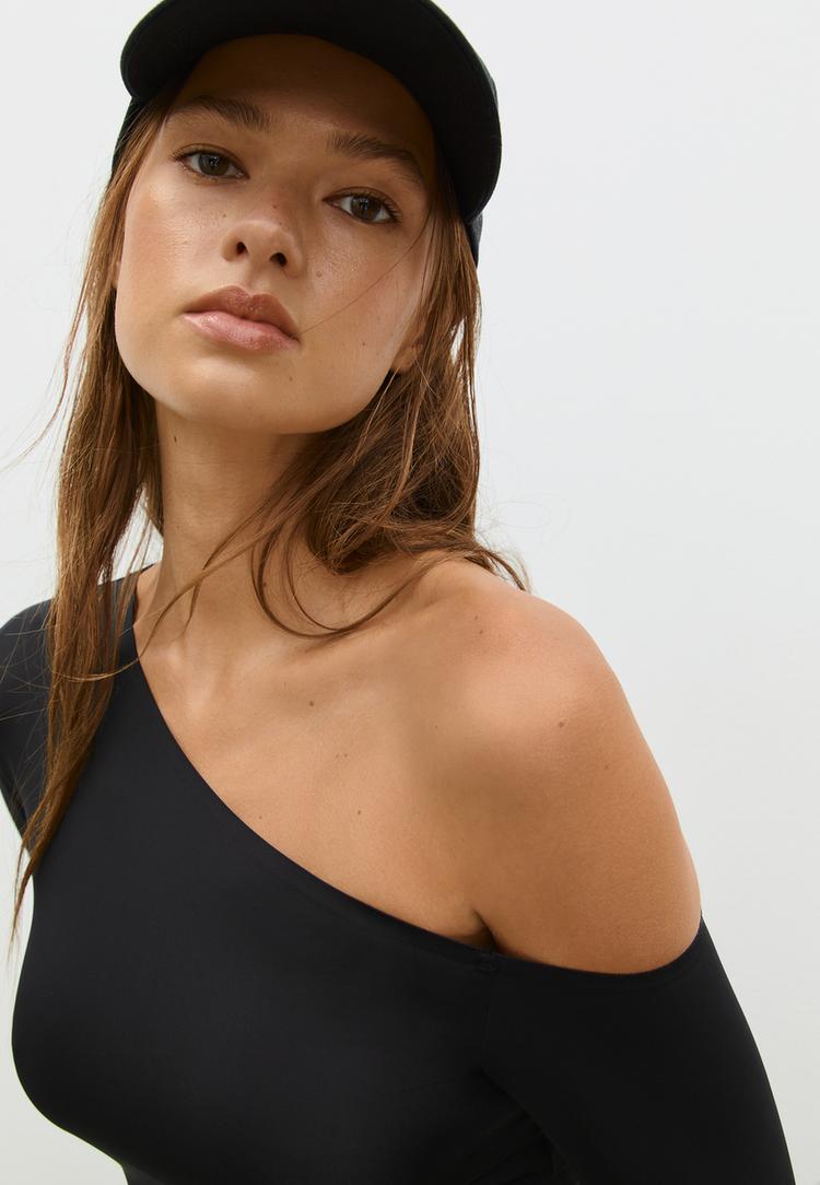 camiseta asimetrica poliamida