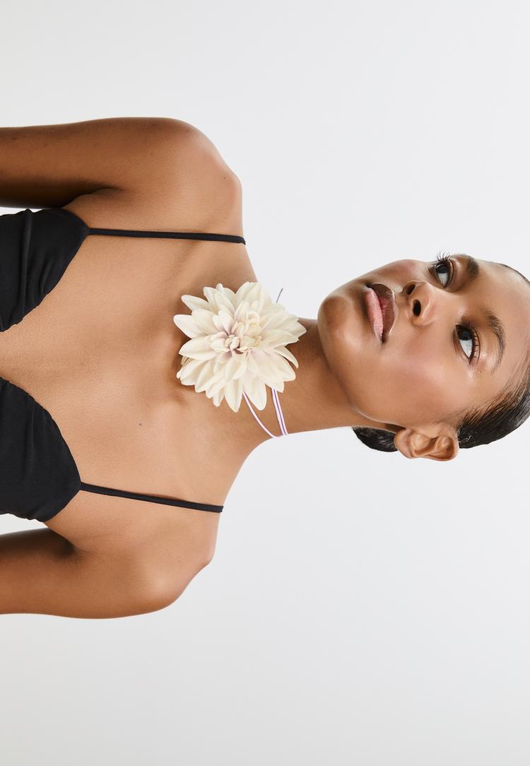 choker flor tejido