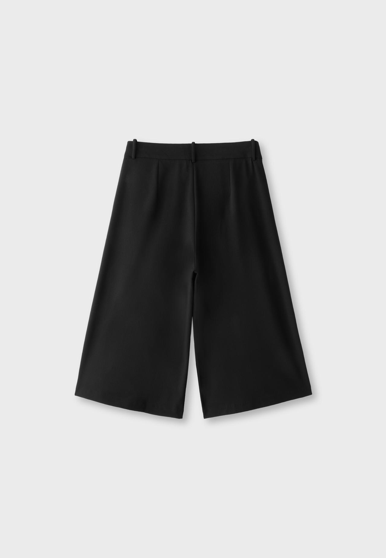 Long smart Bermuda shorts with darts — Black