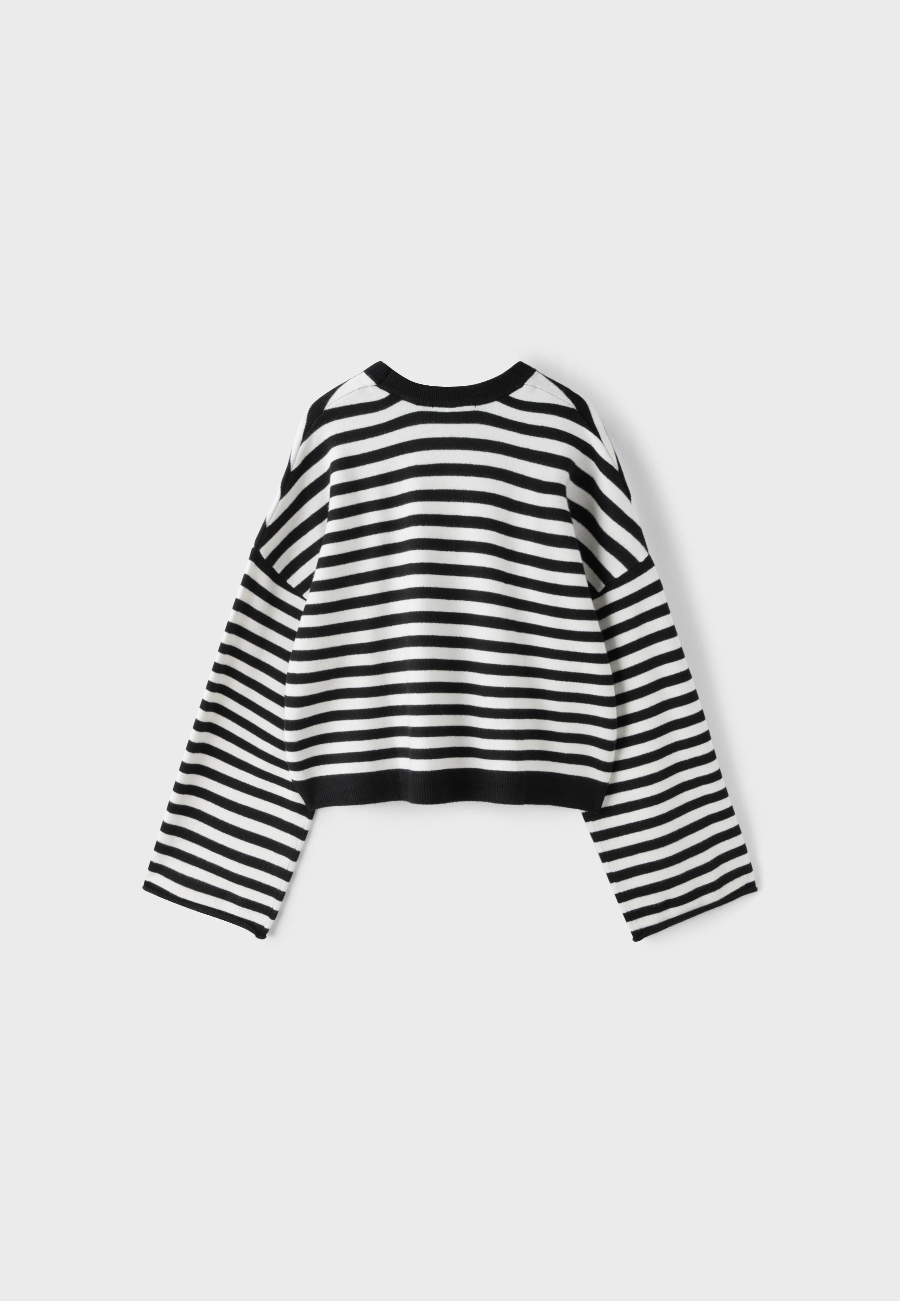 Wide sleeve cropped knit jumper — Black
