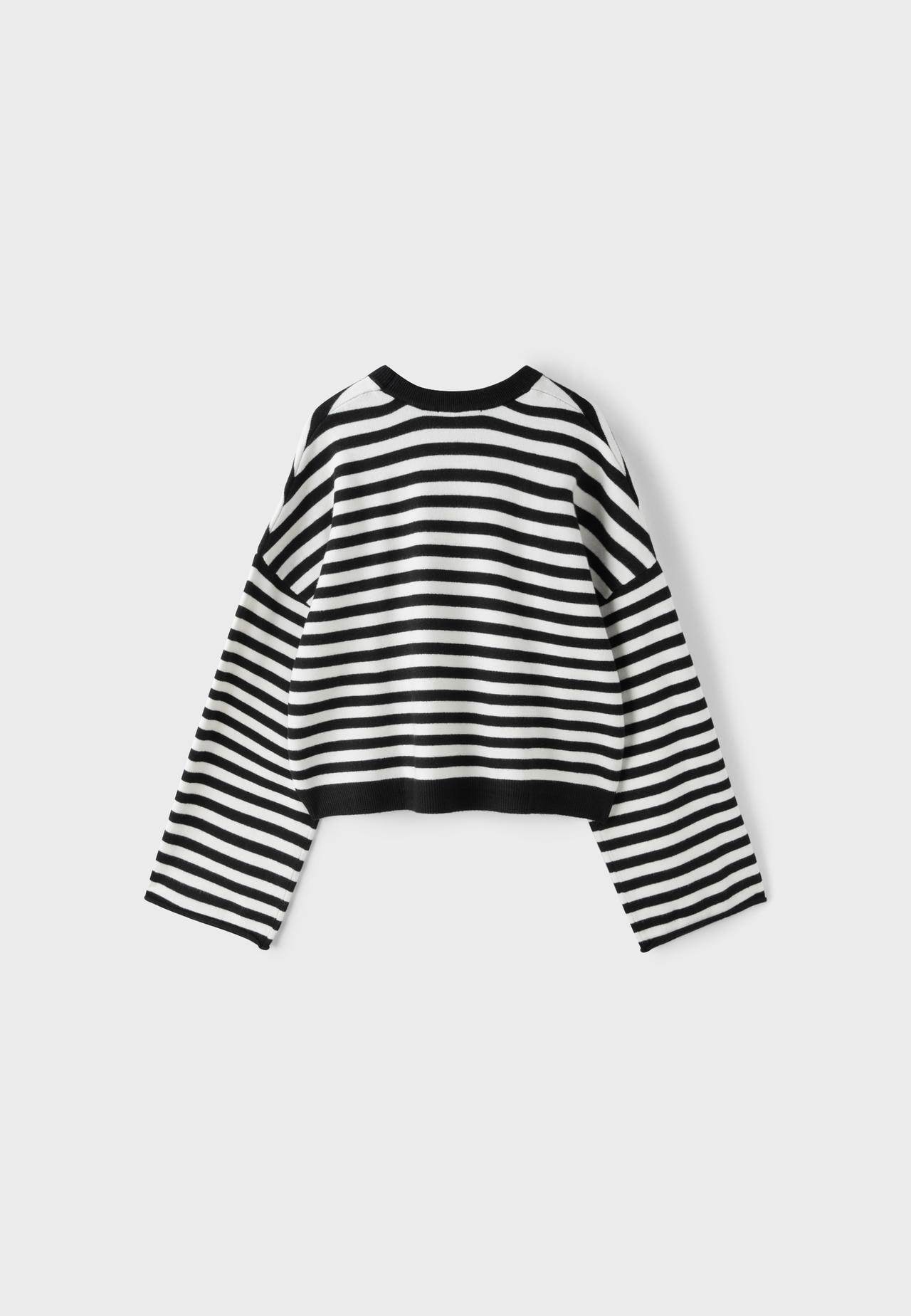 Cropped wide sleeve knit jumper — Black