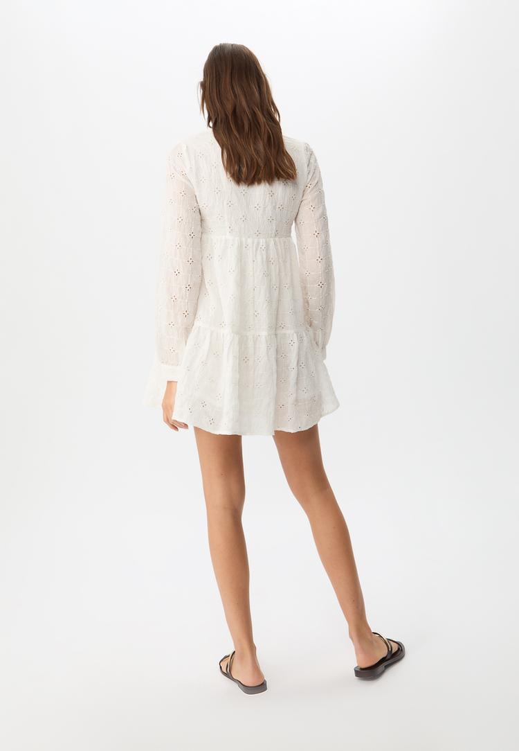 vestido corto fluido bordados