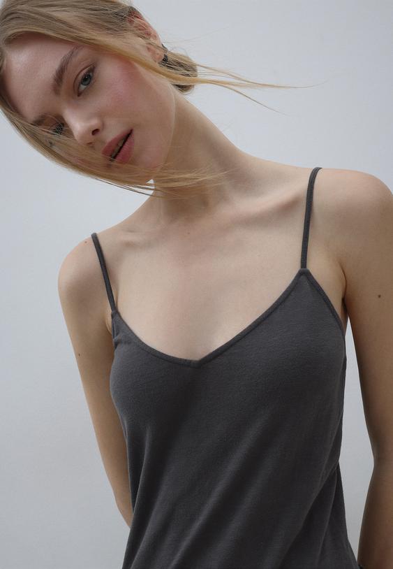 vestido volantes tachitas