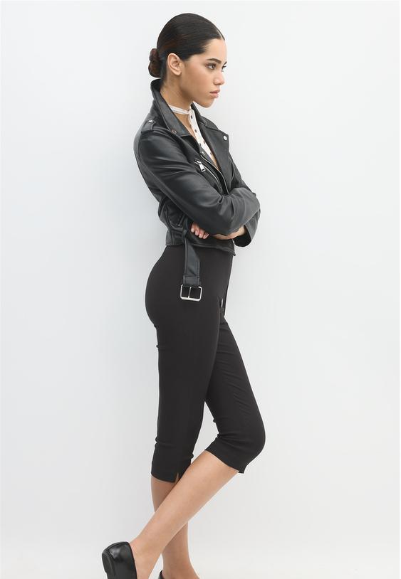 cazadora biker con cinturon efecto piel