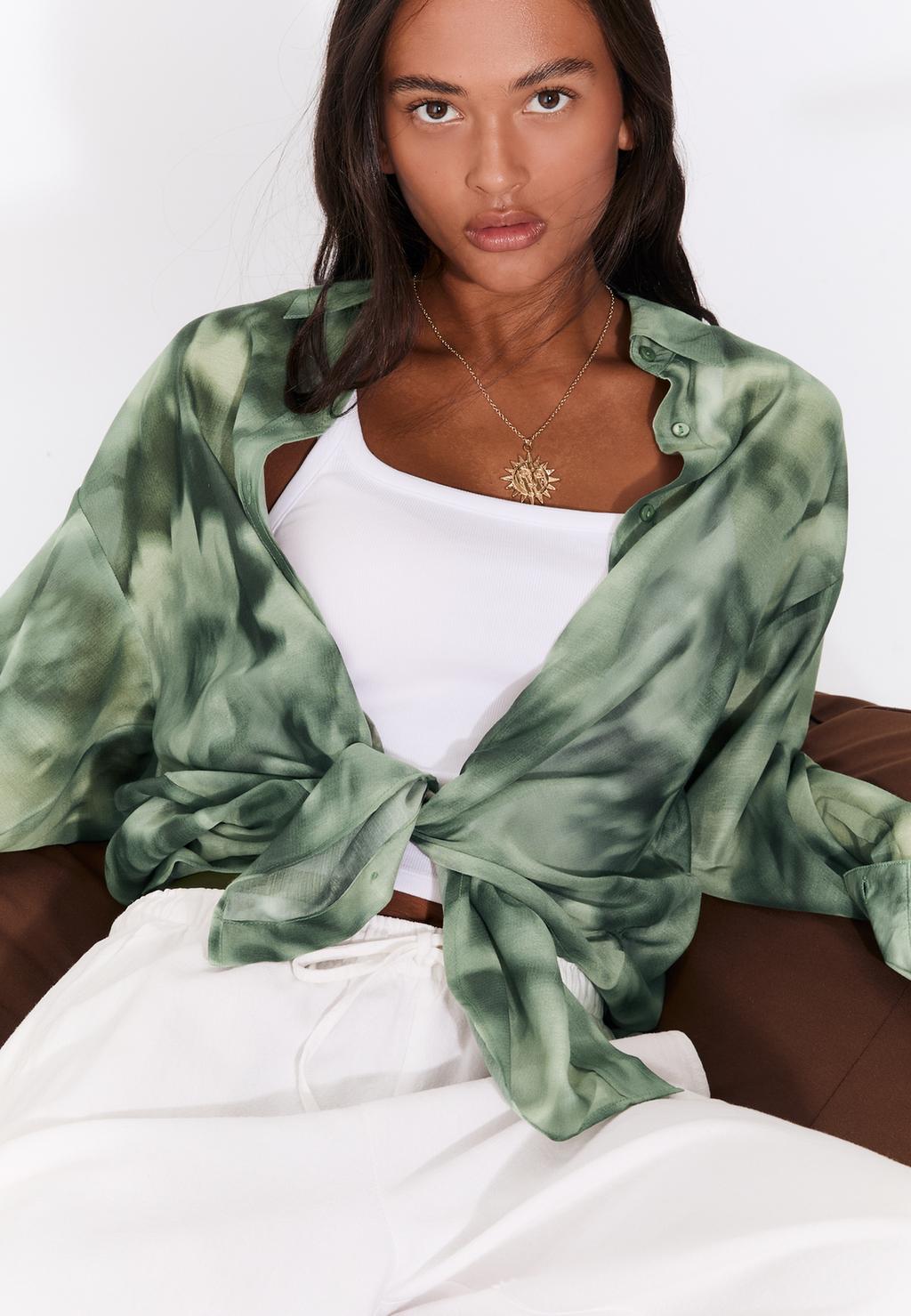 Flowing printed daily shirt