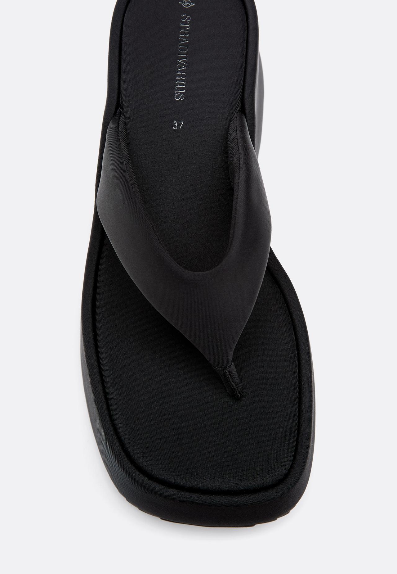 Platform thong sandals — BLACK