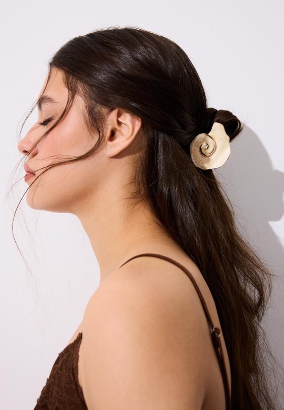 Stradivarius Τσιμπιδάκι Κοχύλι Χρυσαφί Os