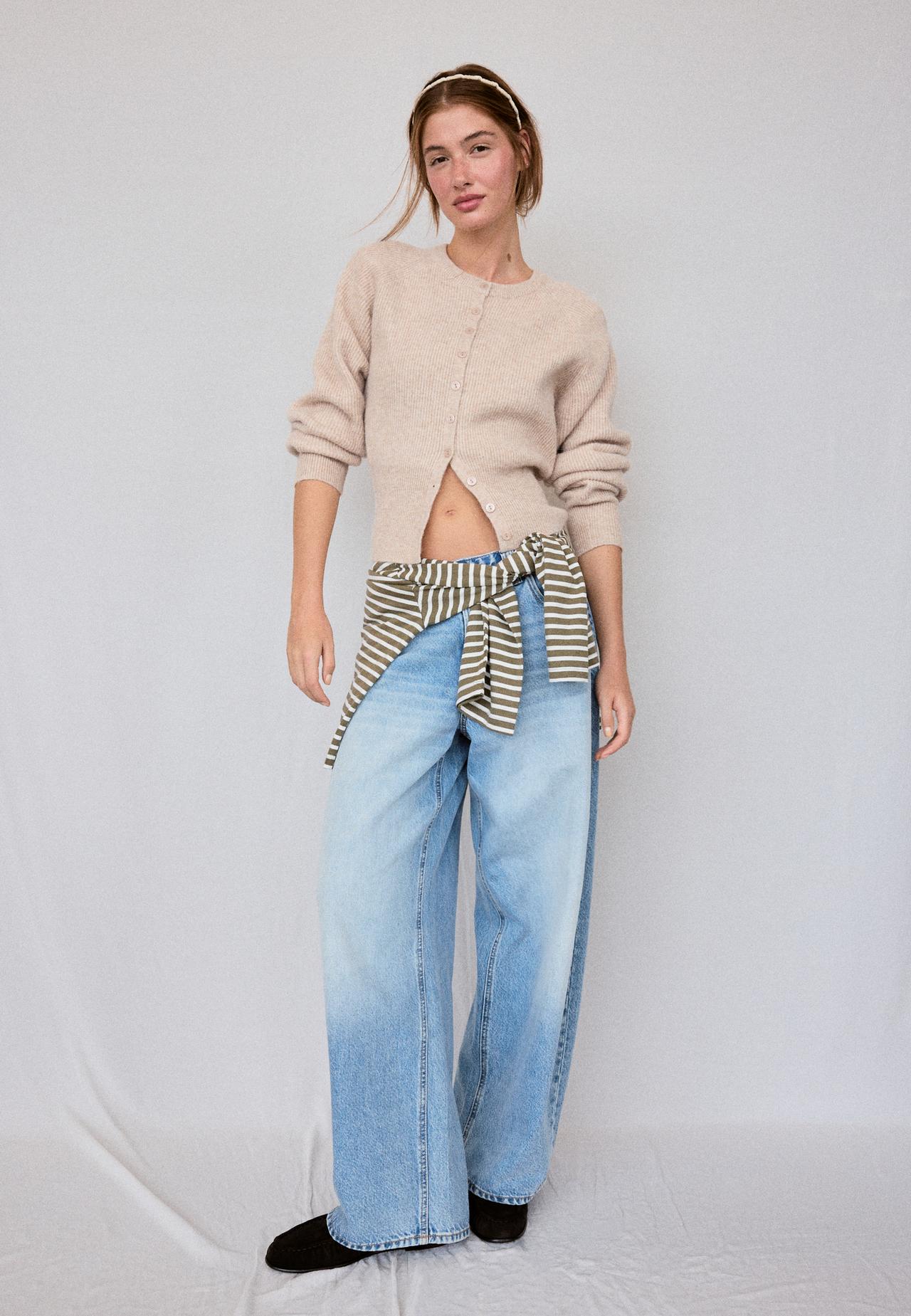 Raglan sleeve knit cardigan — Beige