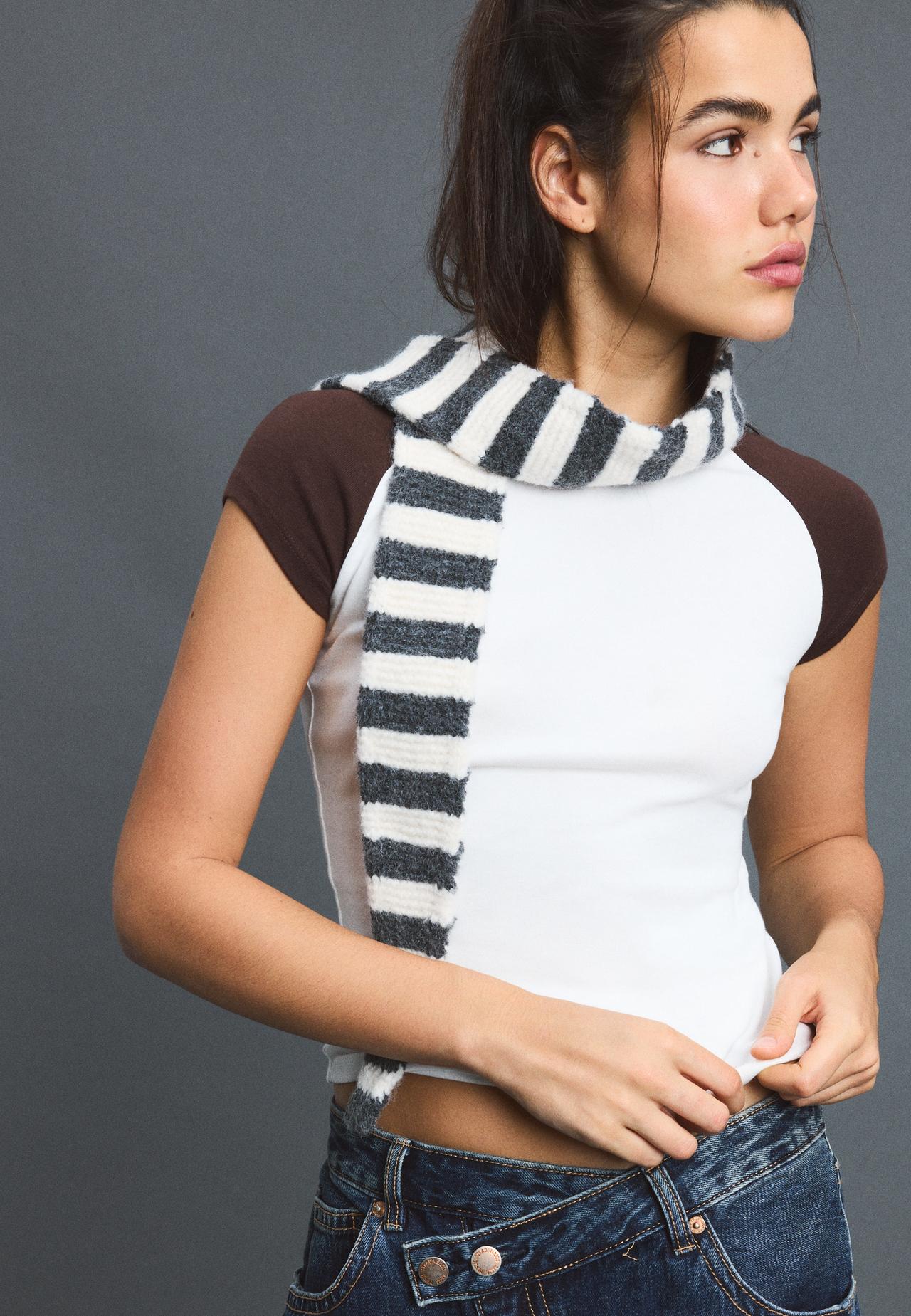 Triangle scarf — Dark grey