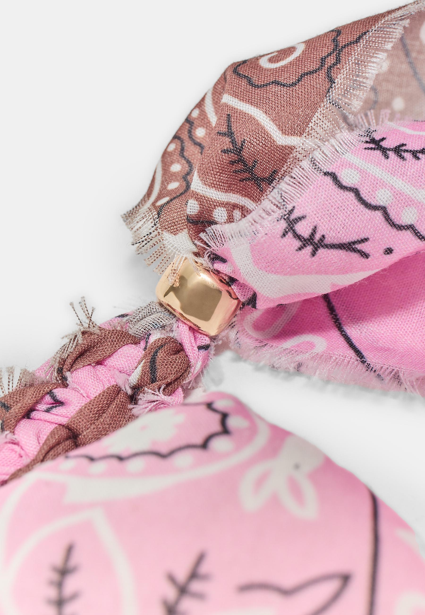 Bandana heart pendant key ring — Pastel pink