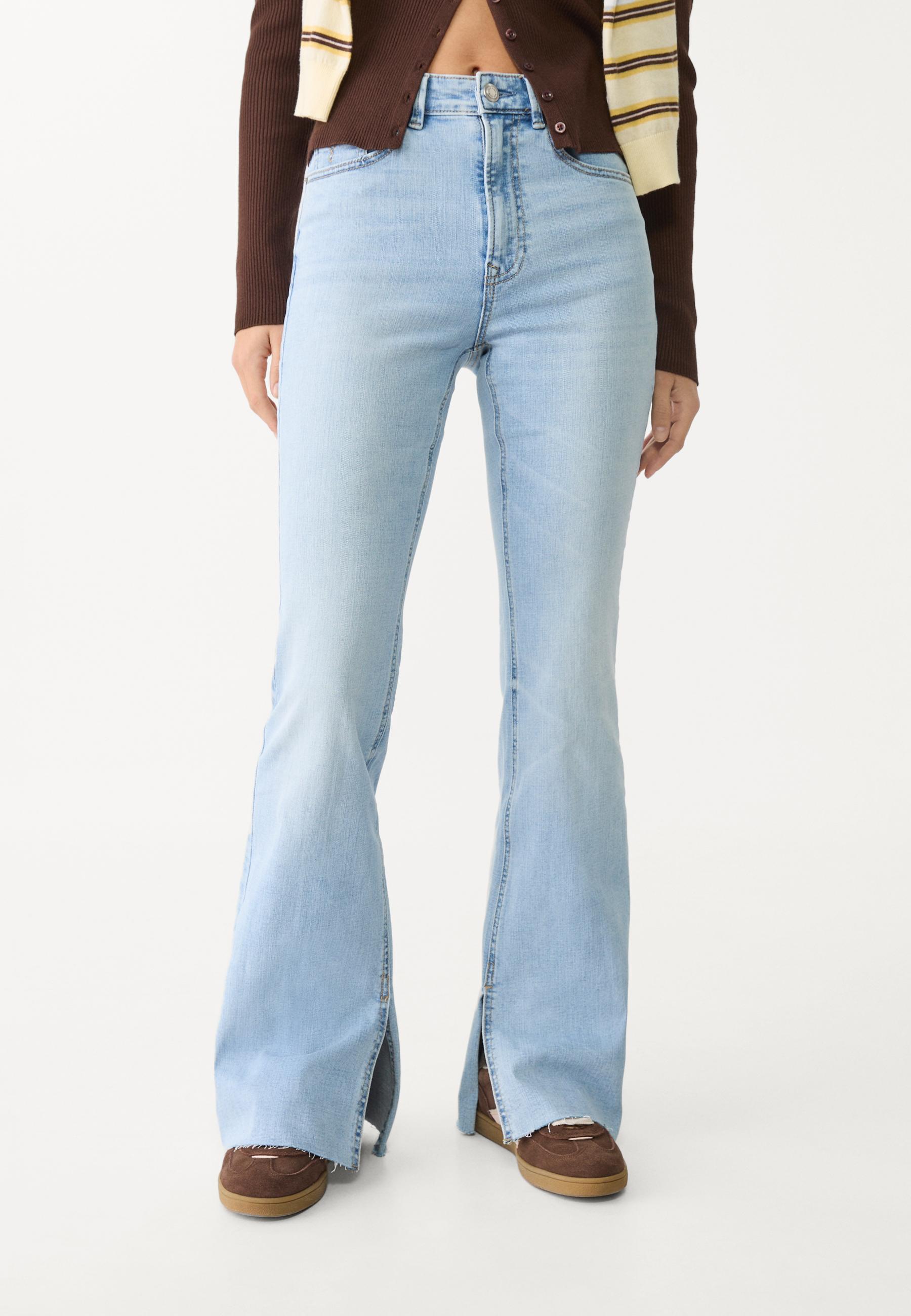 Slit fit flared jeans - Women's fashion | Stradivarius