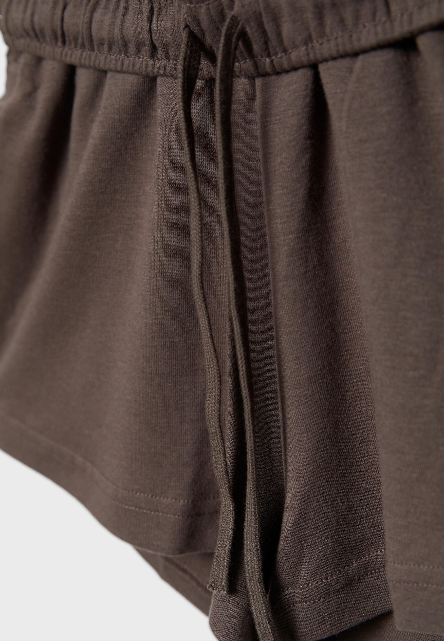 Turn-up waist mini shorts — Brown
