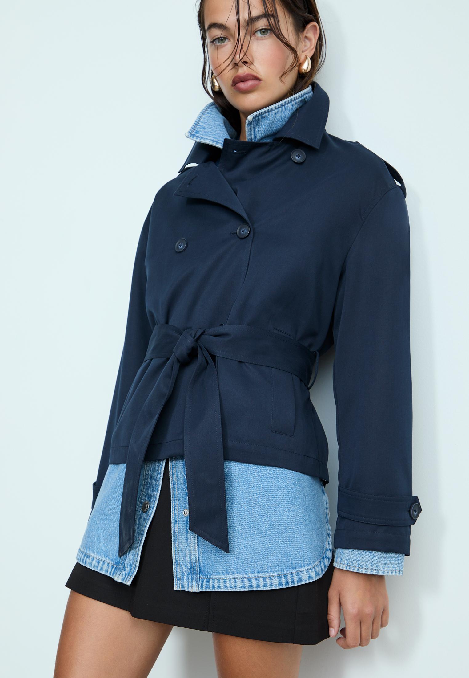 Short flowing trench coat with belt — Navy blue