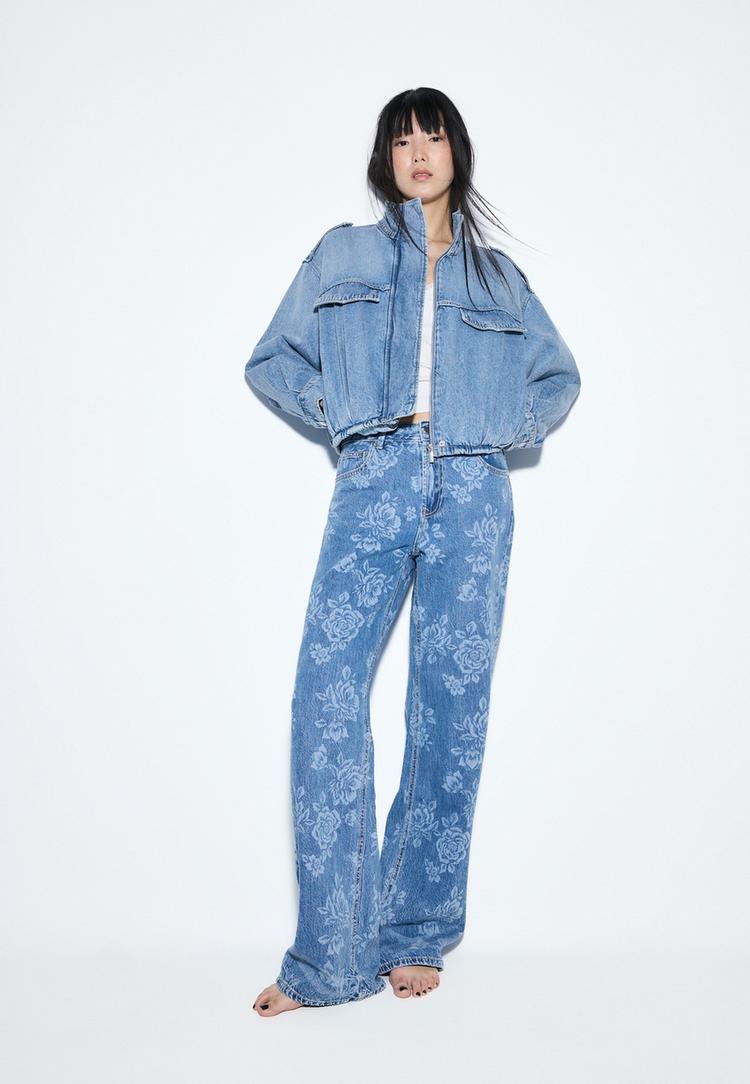 Stradivarius Τζιν Straight Fit Με Λουλουδάτο Σχέδιο Laser Μπλε Μεσαίας Απόχρωσης 44