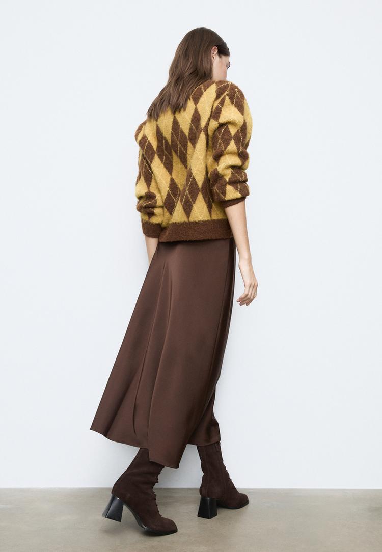 falda midi satinada