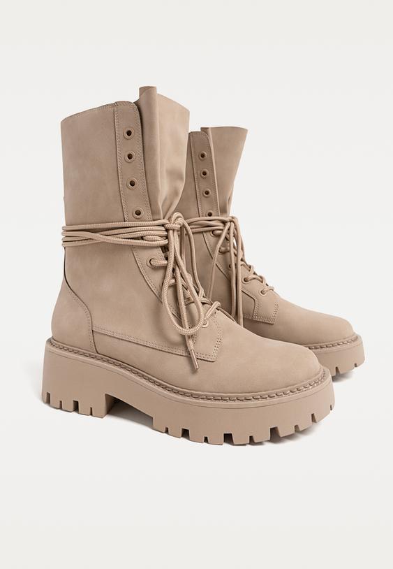 Soft ankle boots with laces