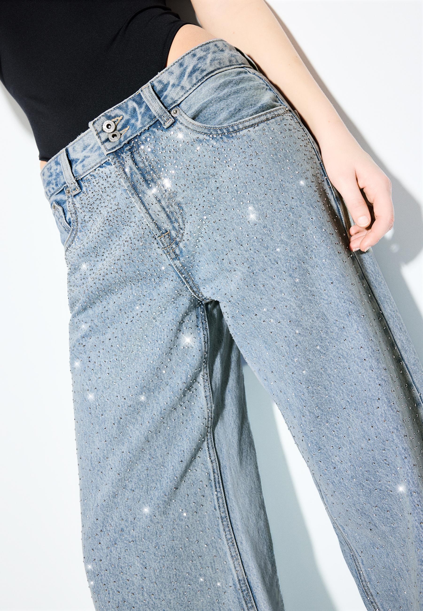 Low-waist wide-leg jeans with rhinestones — MEDIUM LIGHT BLUE DENIM