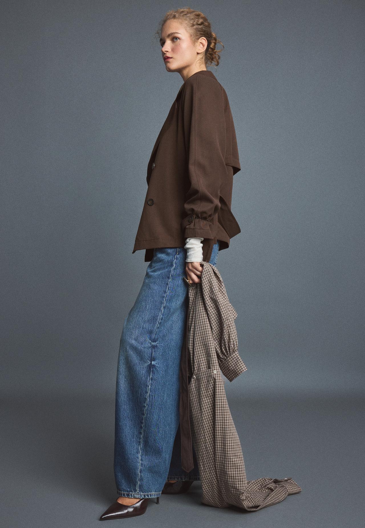 Short flowing trench coat with belt — Brown