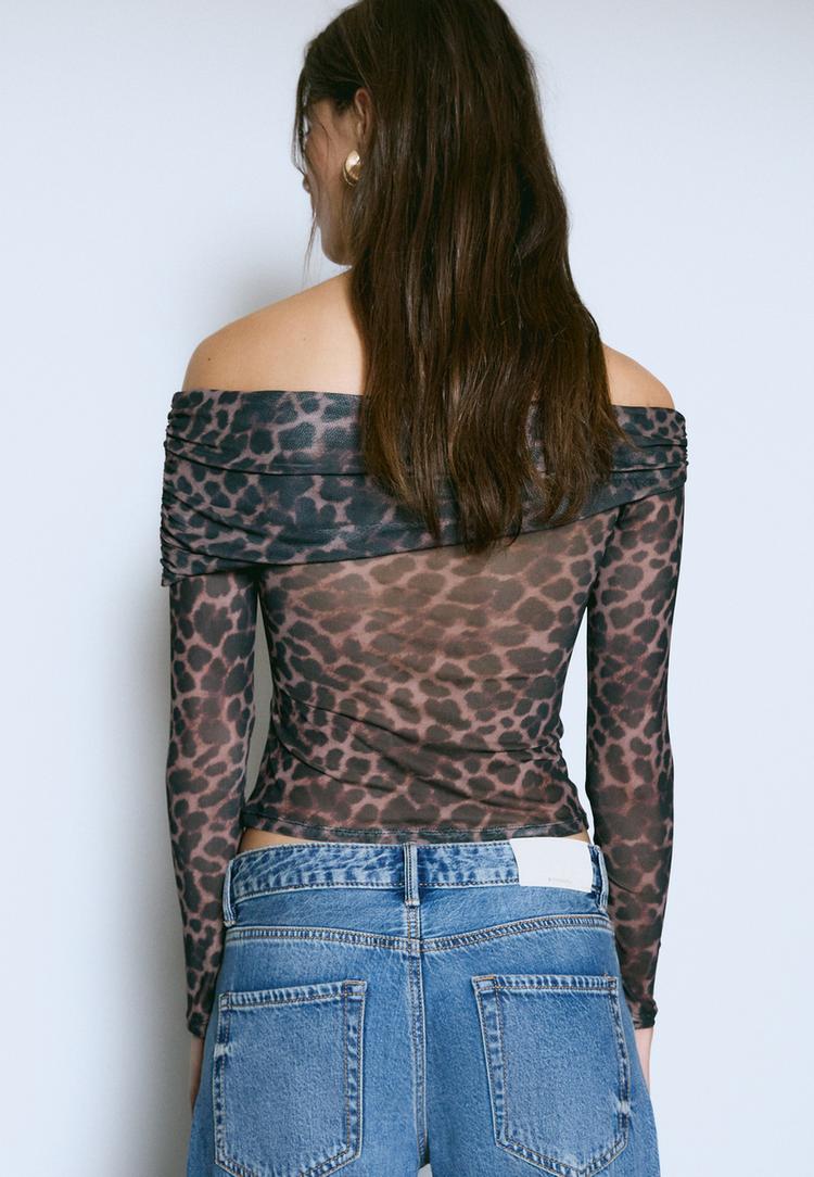 camiseta asimetrica tul