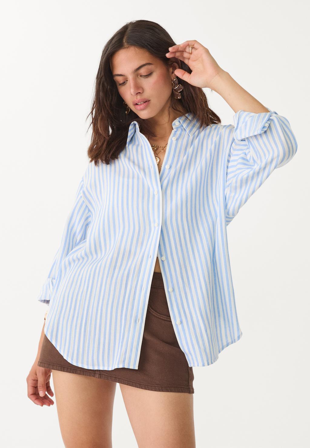 Fließendes Hemd mit Leinen