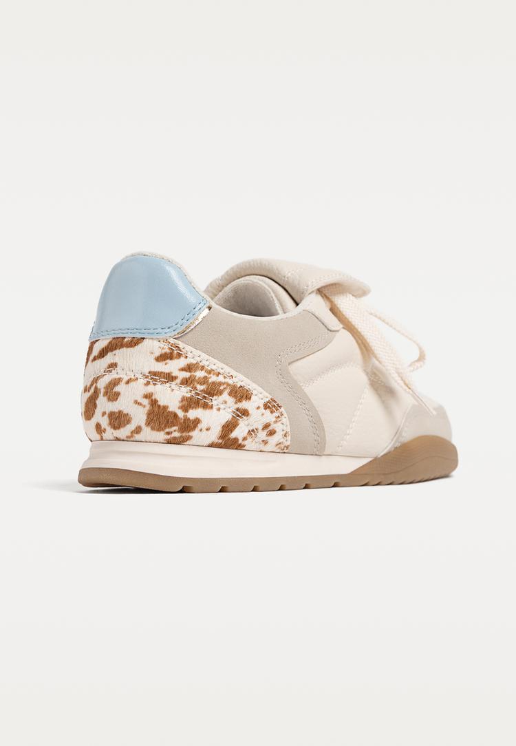zapatillas detalle animal print