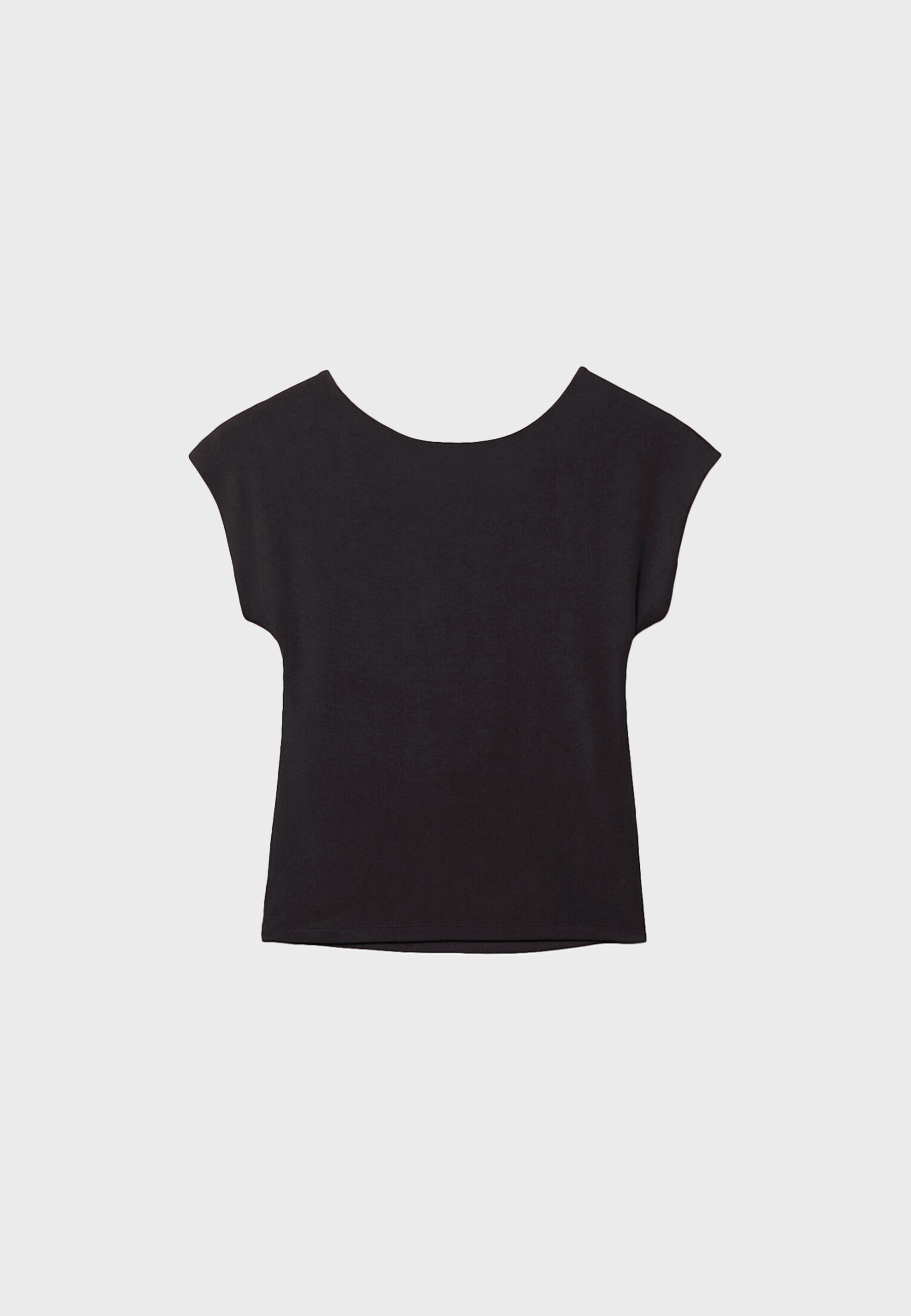 Open-back T-shirt — Black