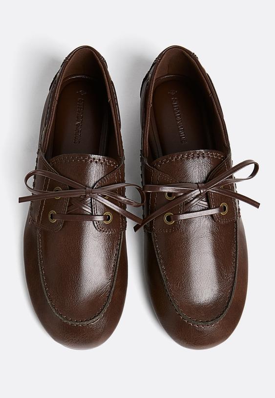 loafers with stitching detail