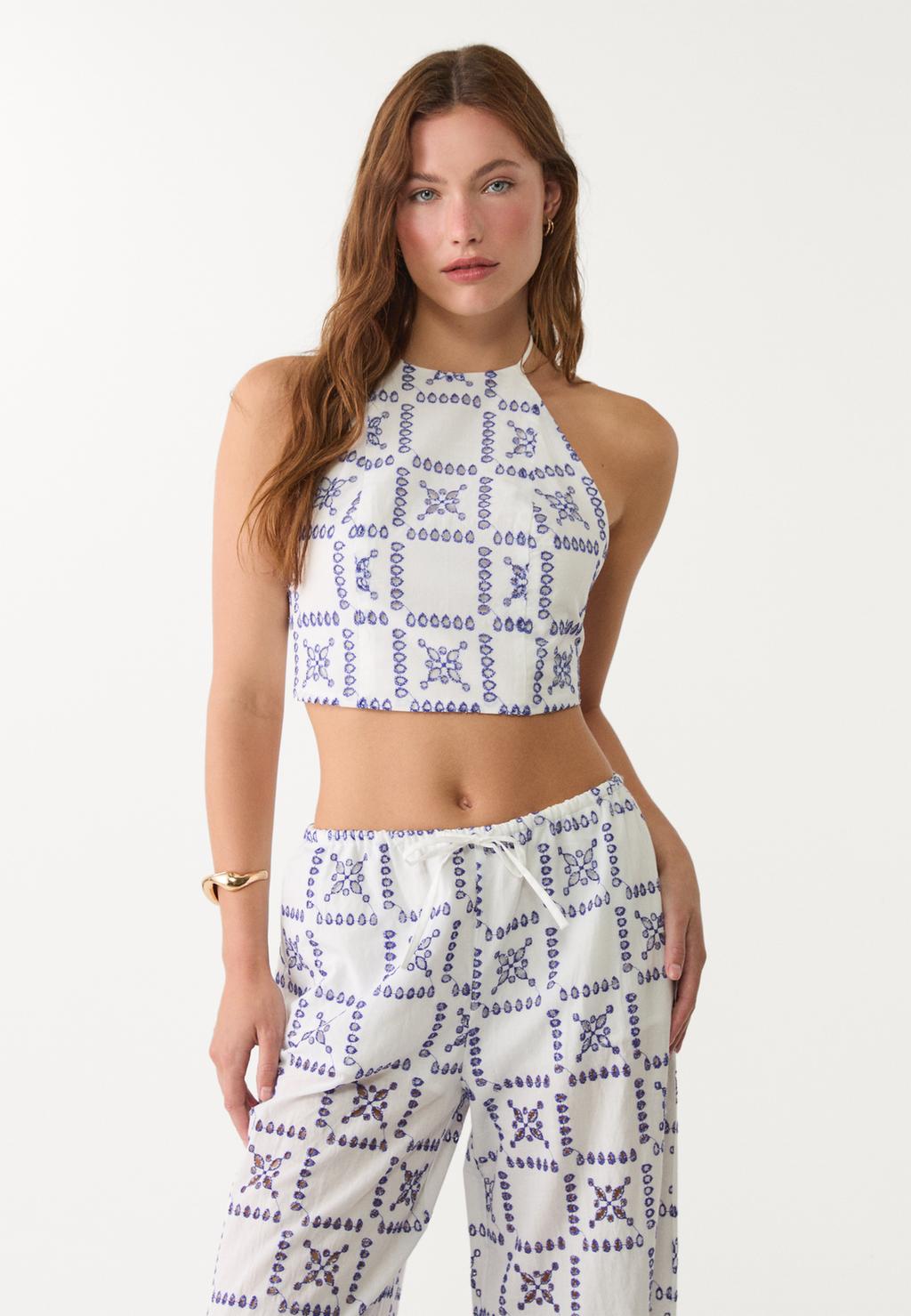 Top halter bordados