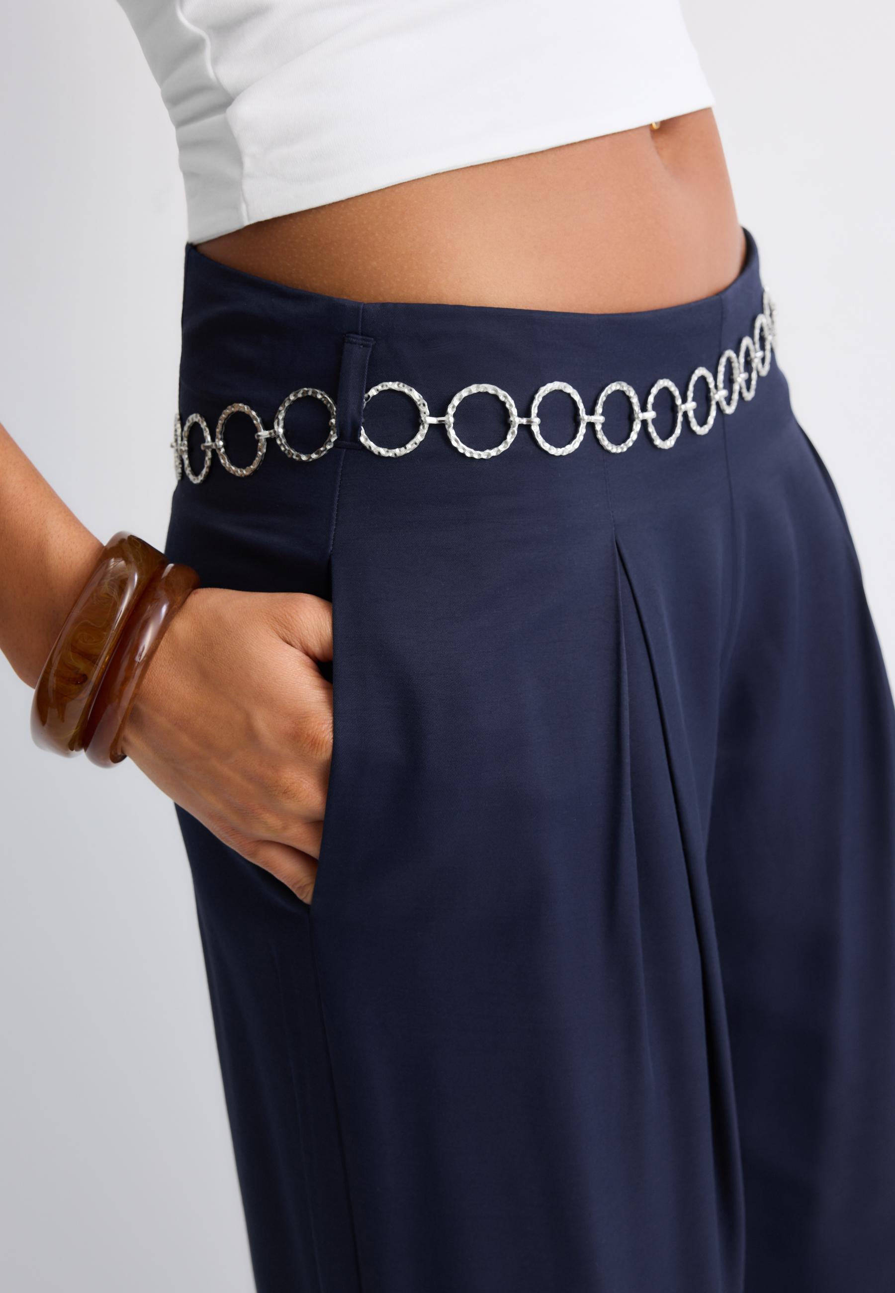 Satin darted trousers with chain belt — Navy blue