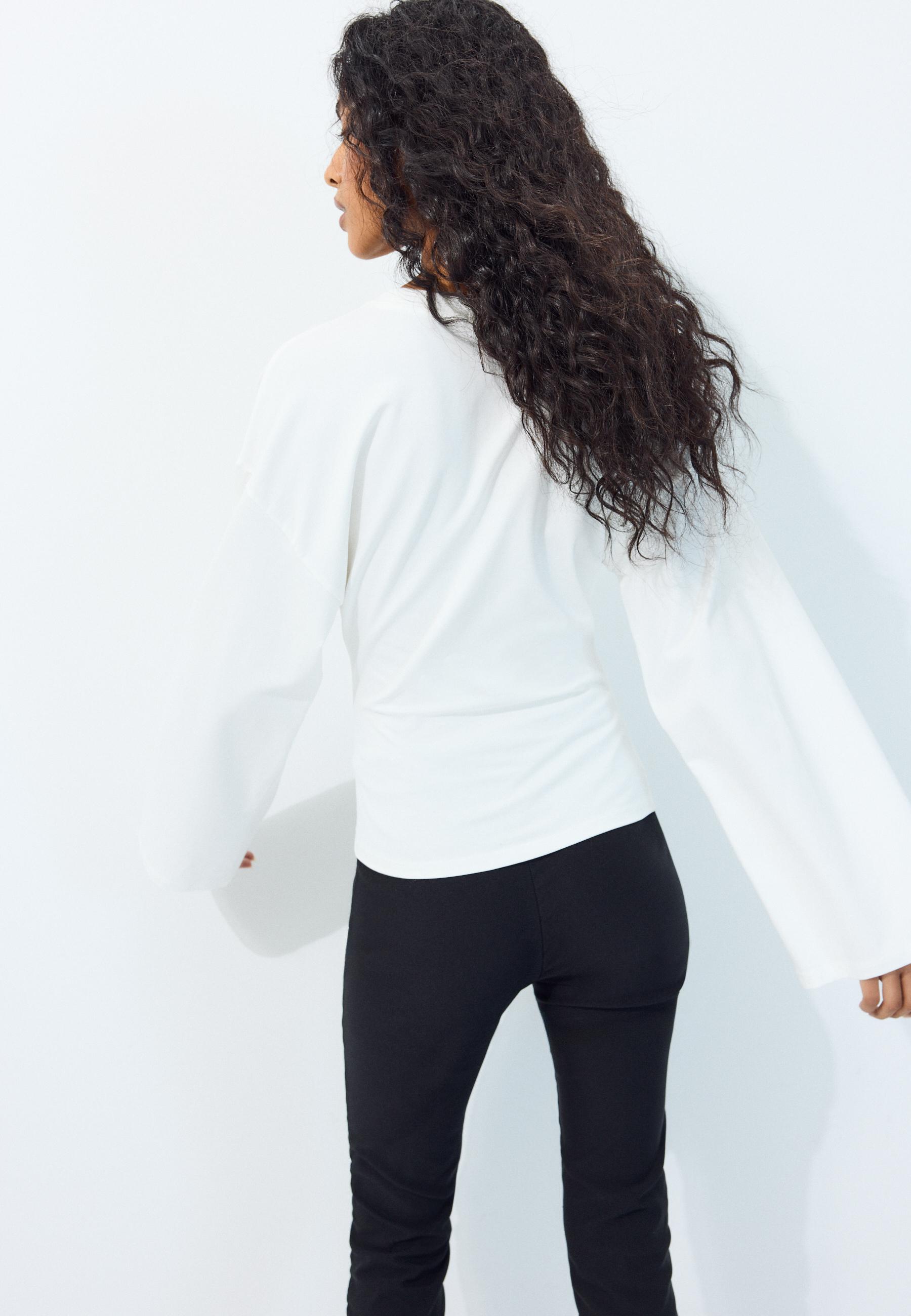B11 Japanese-inspired long sleeve fitted waist T-shirt — Ecru