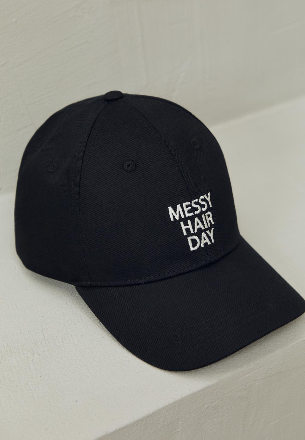 Gorra mensaje bordado