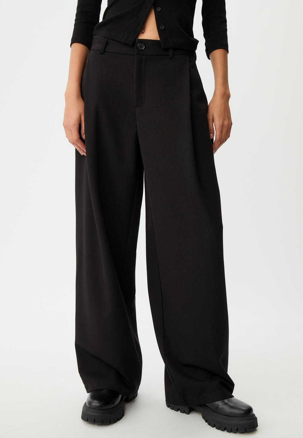 Smart trousers with darts