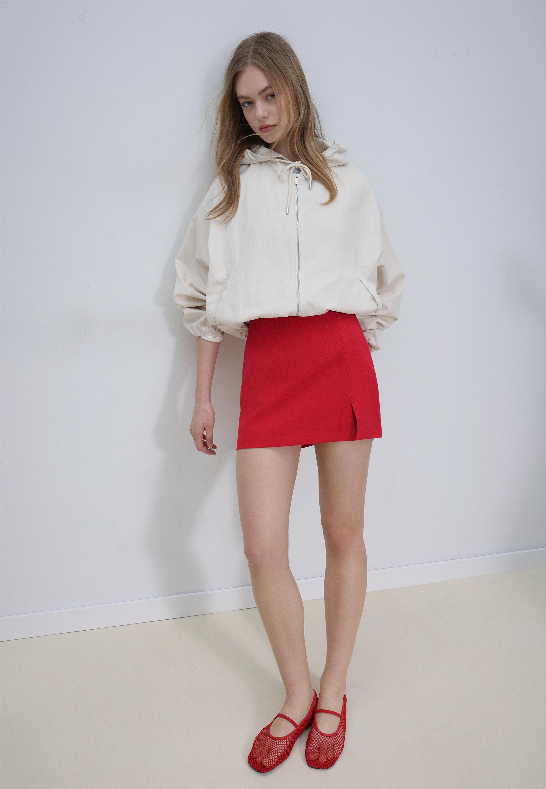 Yan yırtmaçlı şort etek - Görsel 2