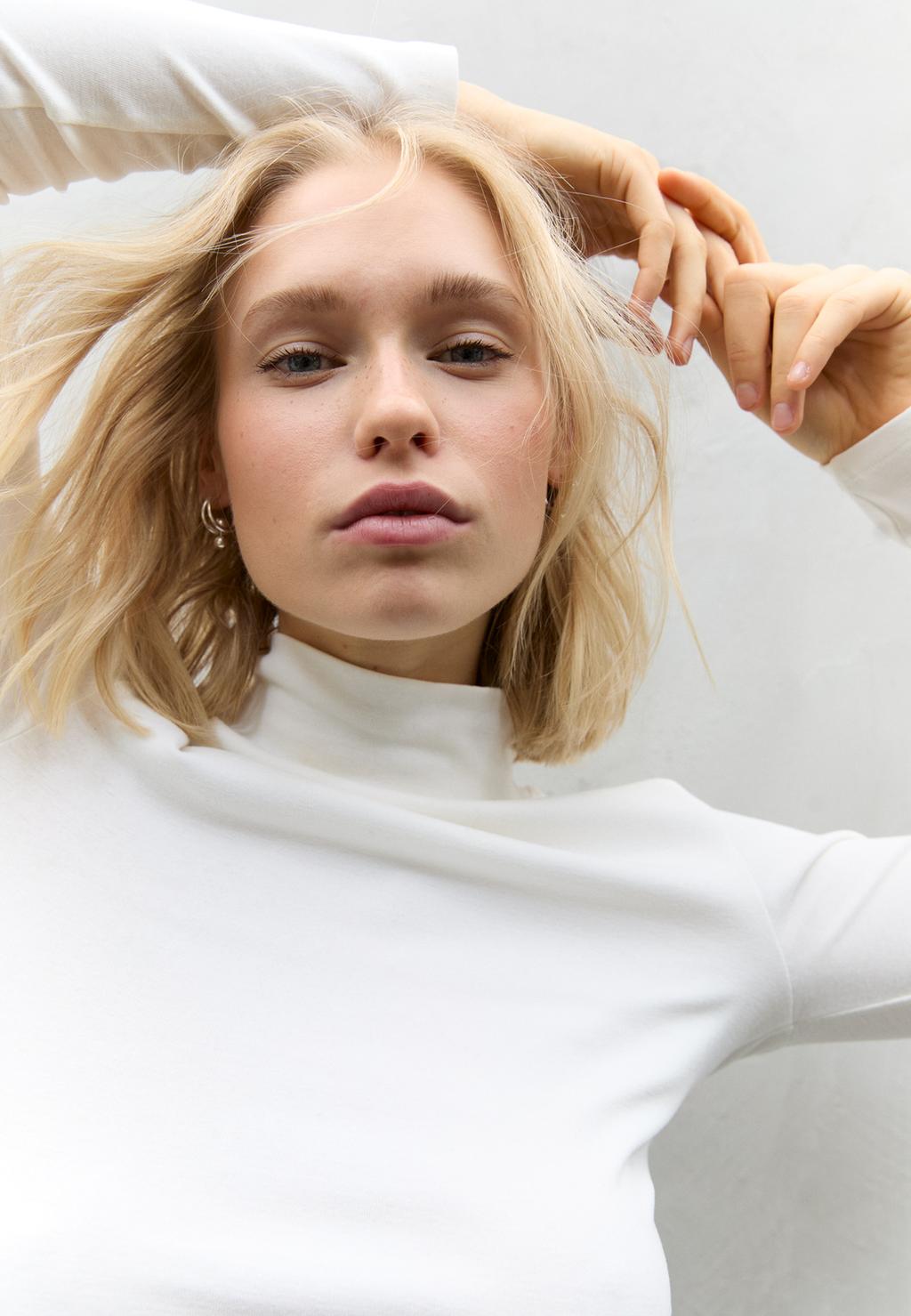 Basic T-shirt met opstaande kraag