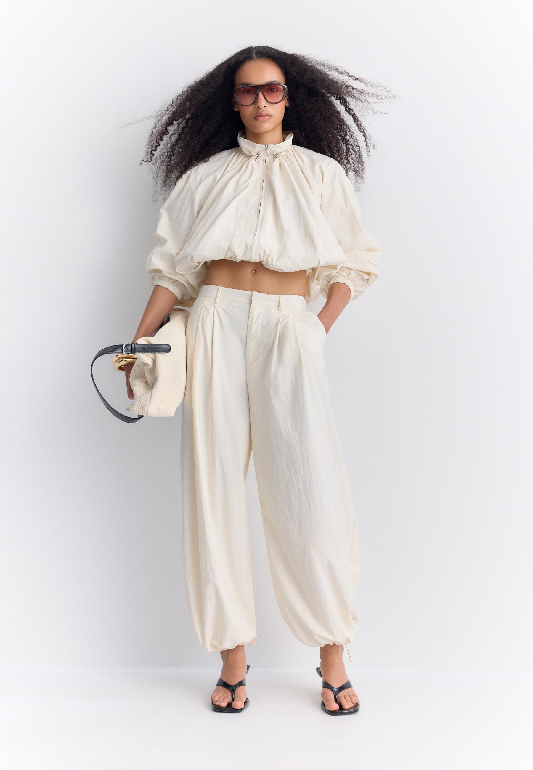 Darted technical sarouel trousers — Ecru