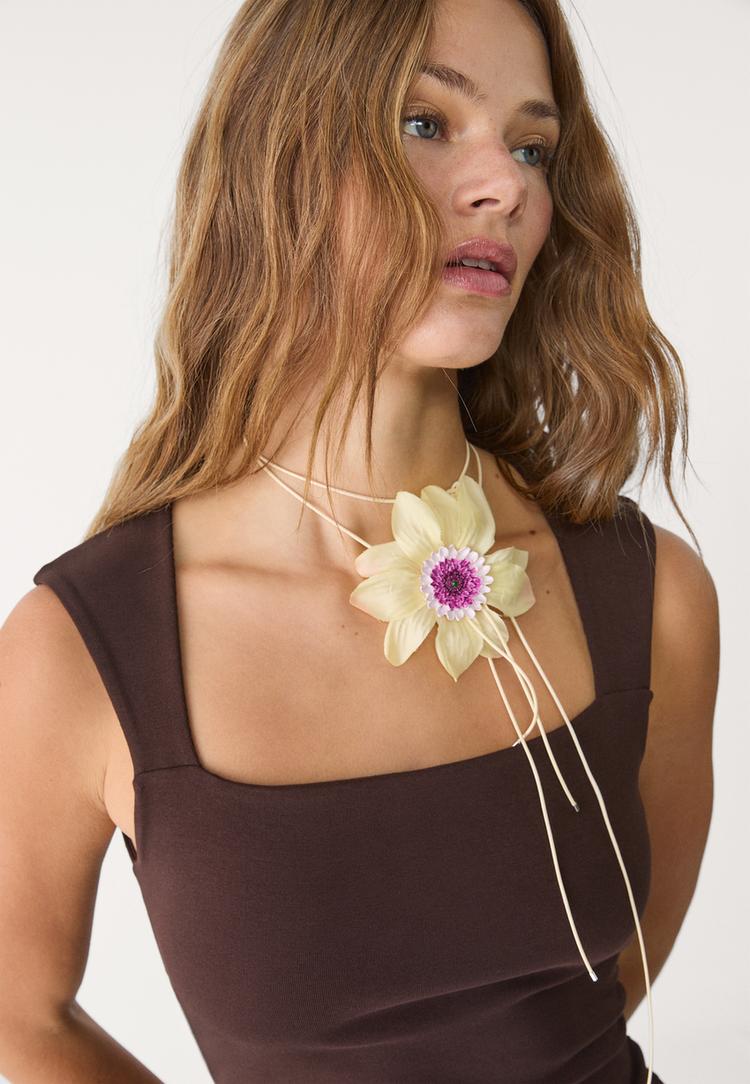 vestido midi escote cuadrado