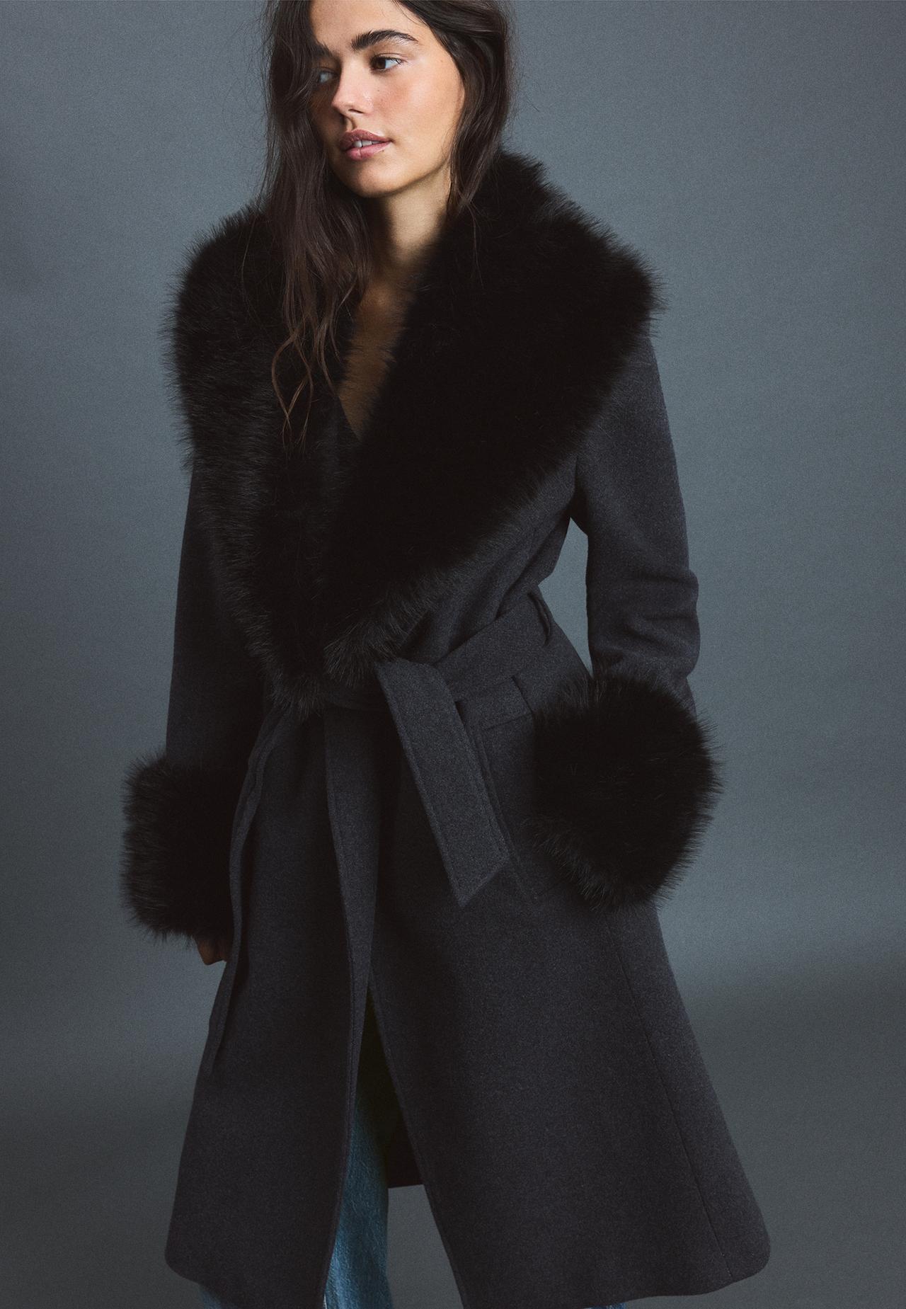 Felt texture coat with faux fur collar — Dark grey