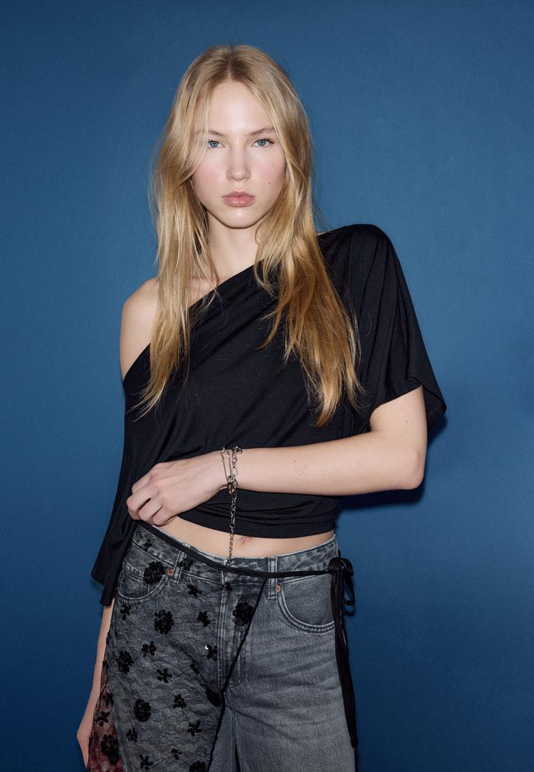 camiseta basica manga murcielago