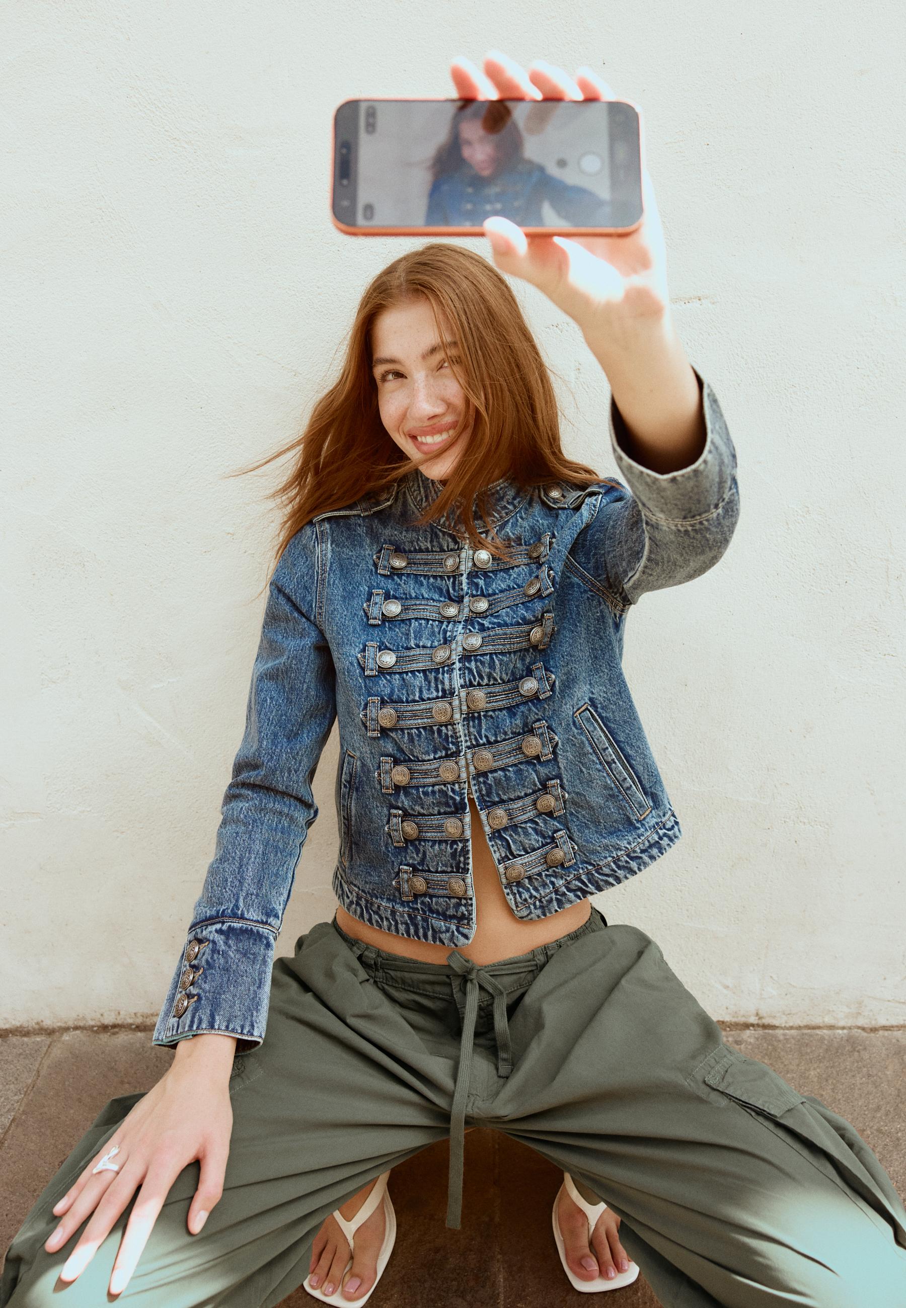 100% cotton buttoned denim jacket — OVERDYED BLUE DENIM