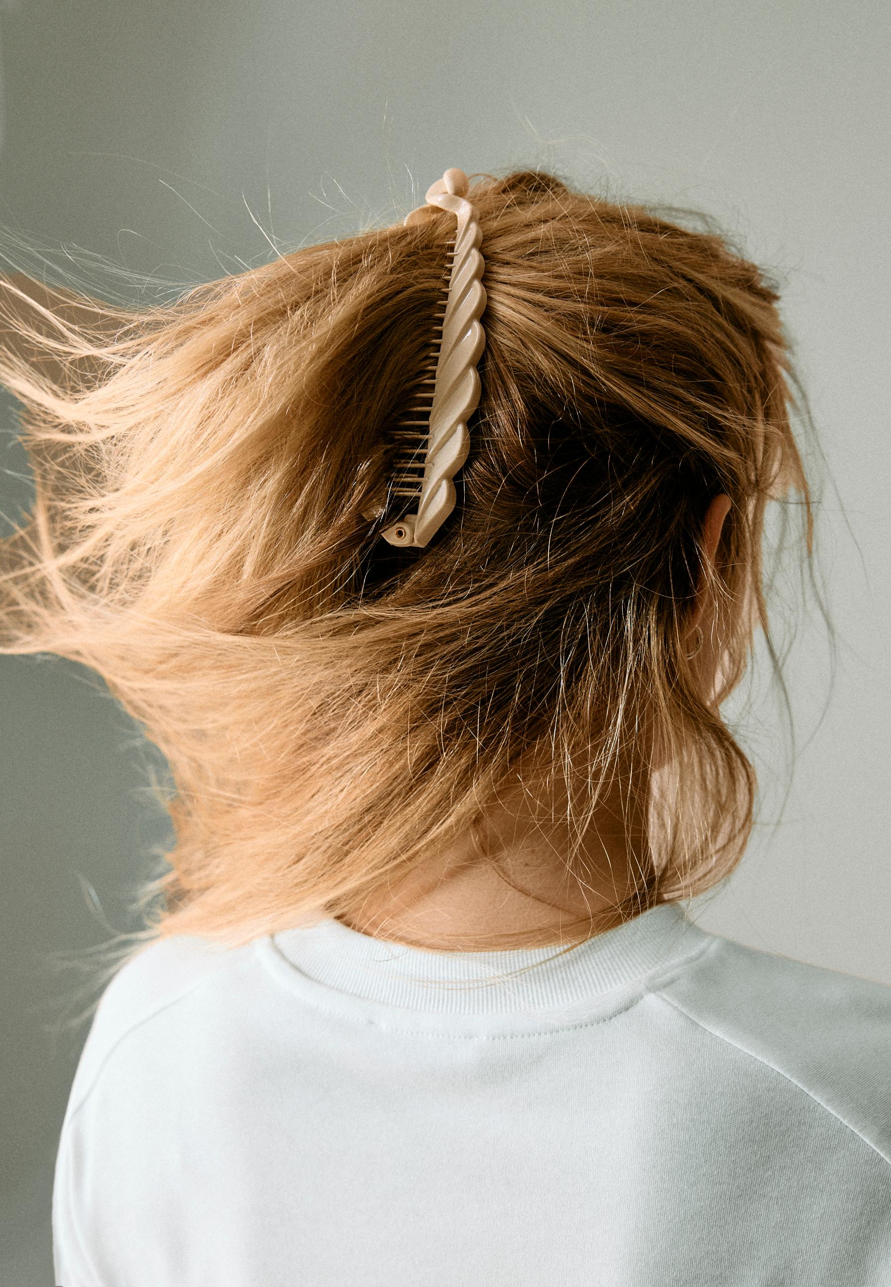 Set of 2 wavy banana hair clips — Black