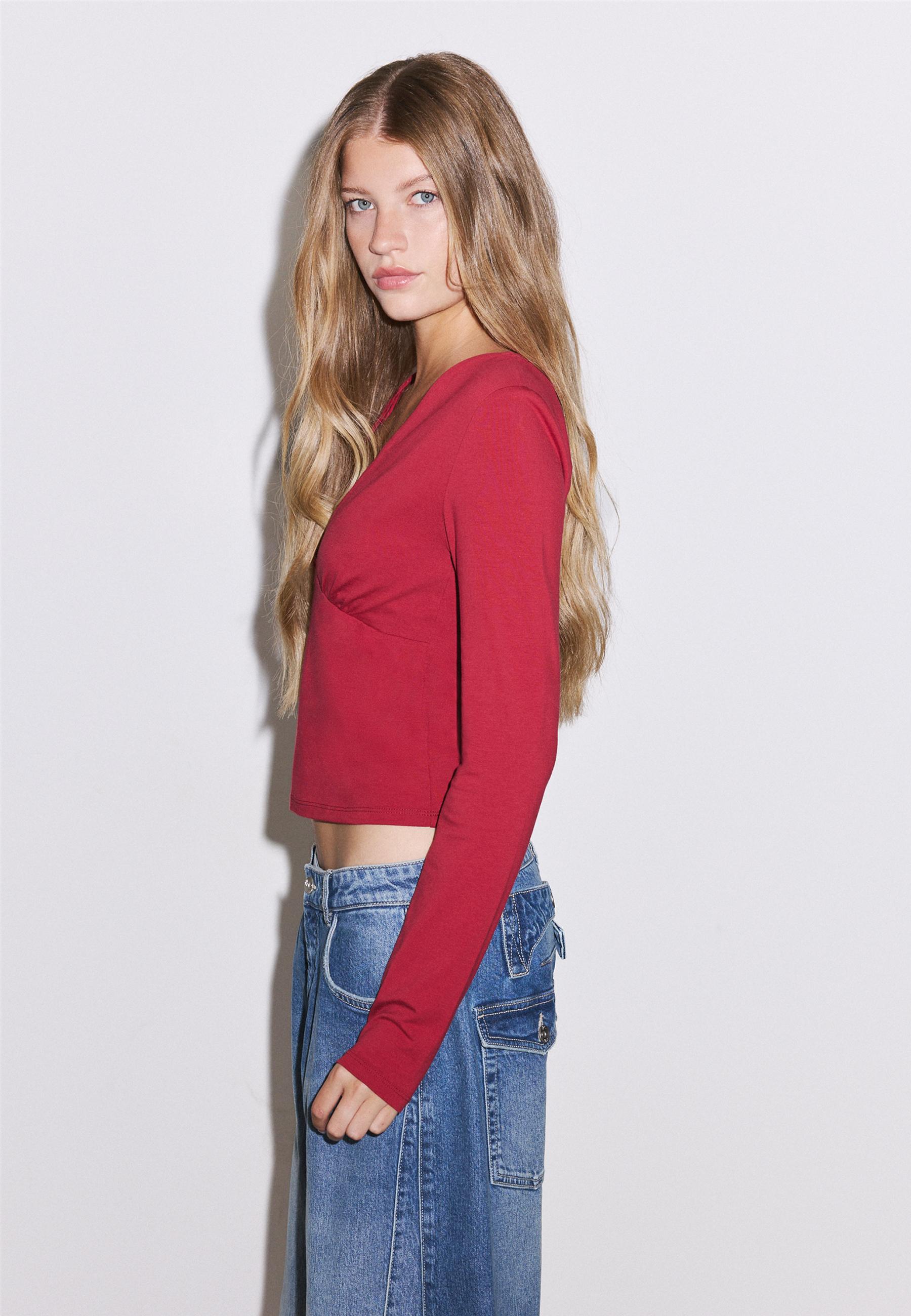 Under-bust cut long sleeve T-shirt — Red
